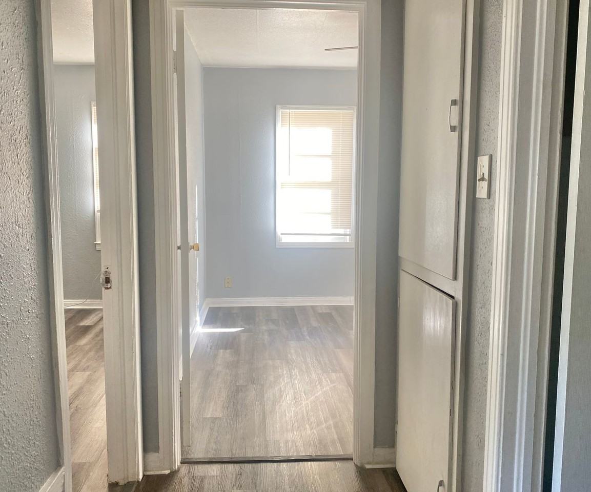 2811 41st St - Photo 6 of 9