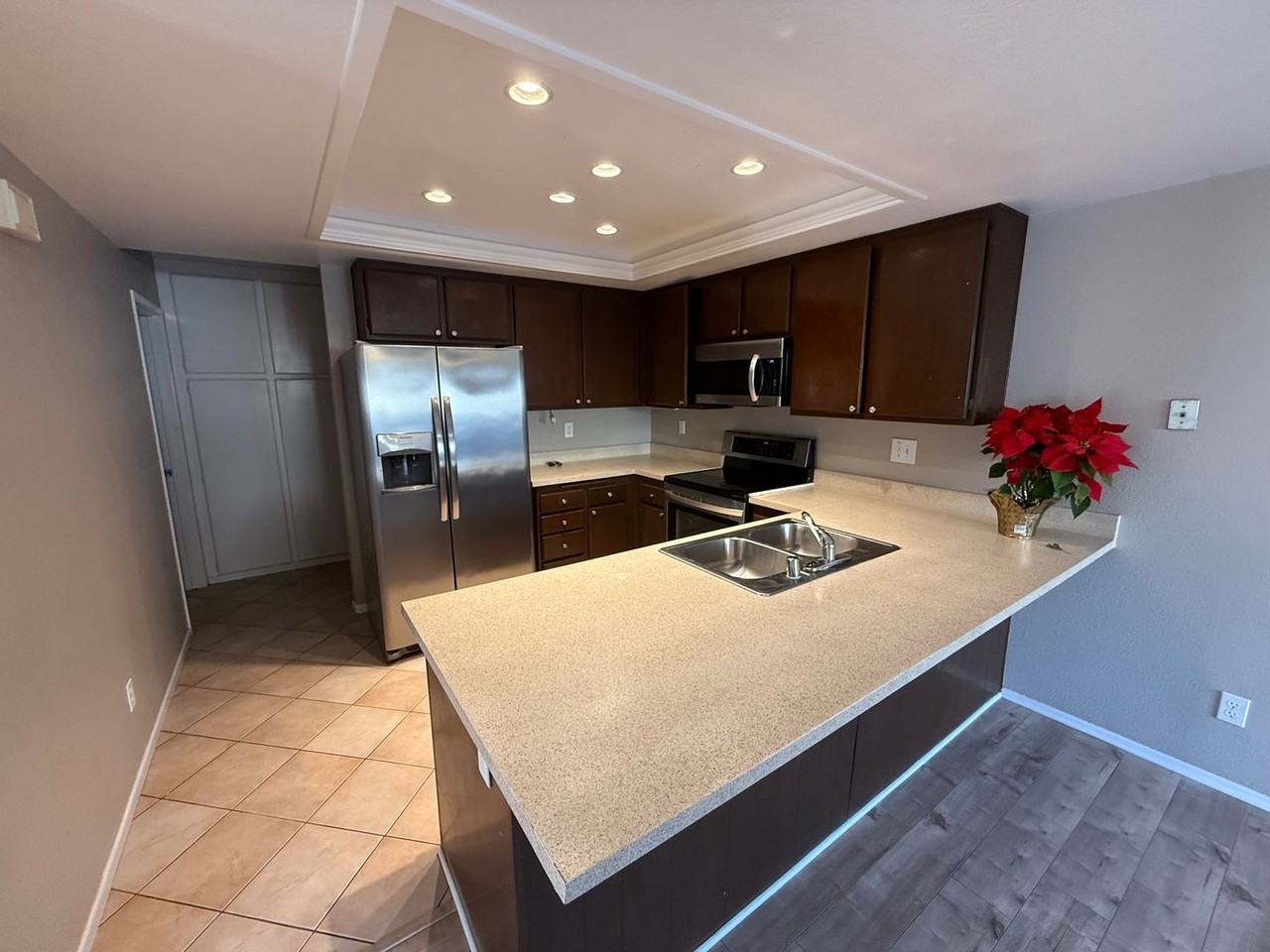 10245 Mirabel Ln - Photo 7 of 33