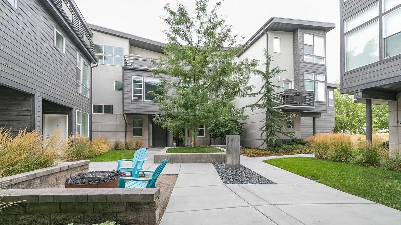 7782 S Rooftop Dr - Photo 4 of 49