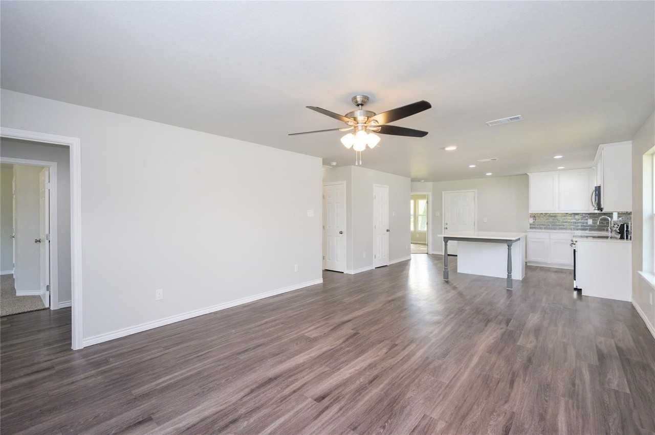 103 Third Street - Photo 3 of 23