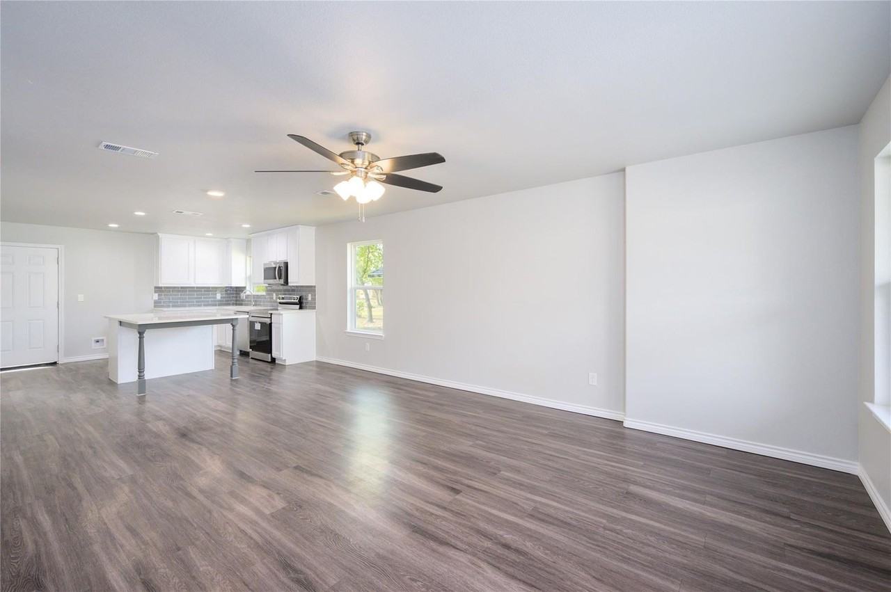 103 Third Street - Photo 5 of 23