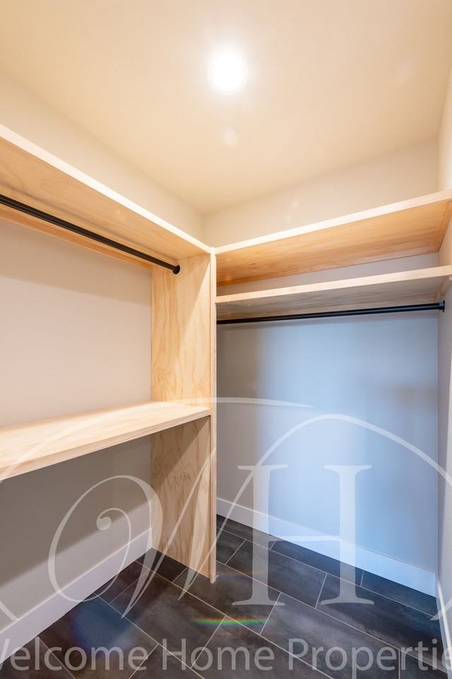 Garrison Duplex - Photo 5 of 36