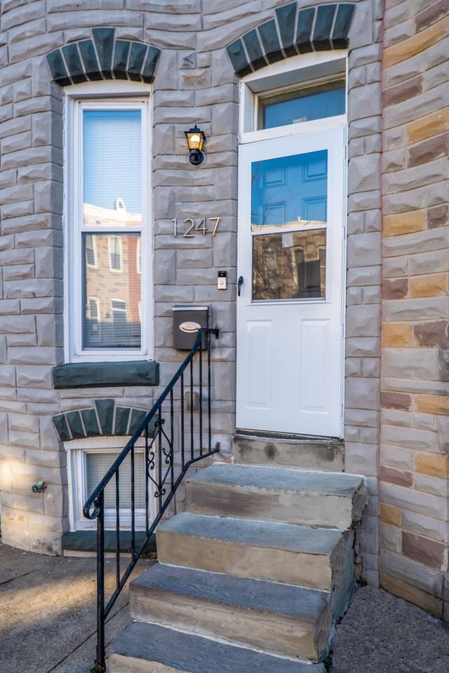 1247 Carroll St - Photo 4 of 26