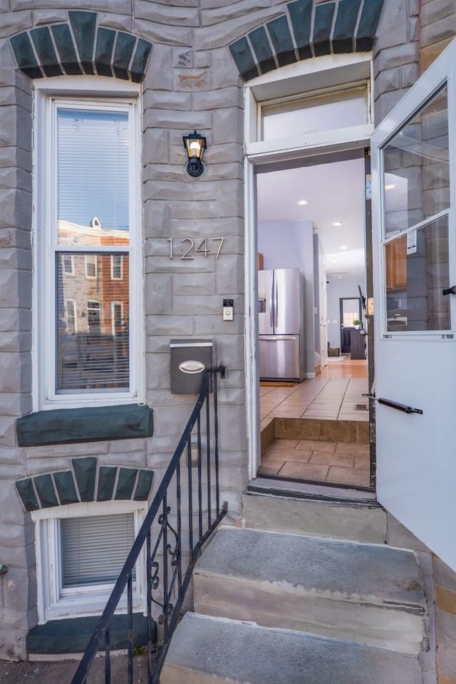 1247 Carroll St - Photo 5 of 26