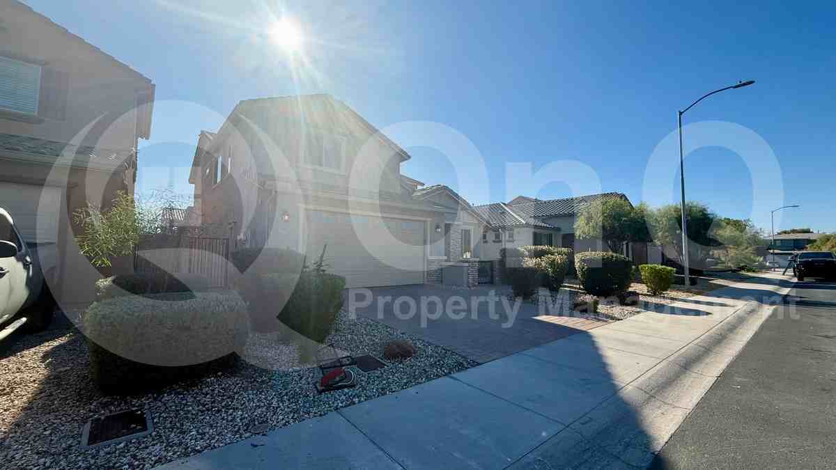 9001 West Marshall Avenue - Photo 2 of 33