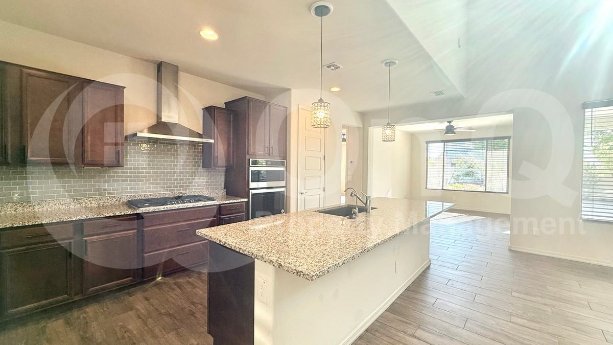 9001 West Marshall Avenue - Photo 6 of 33