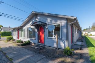 9107 NE Hoyt/606 NE 91st - Photo 1 of 1
