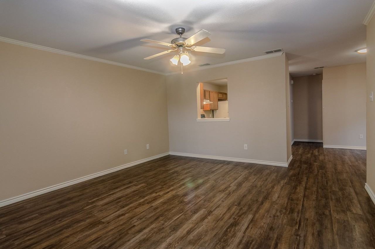 505 N Chicago Ave - Photo 3 of 11