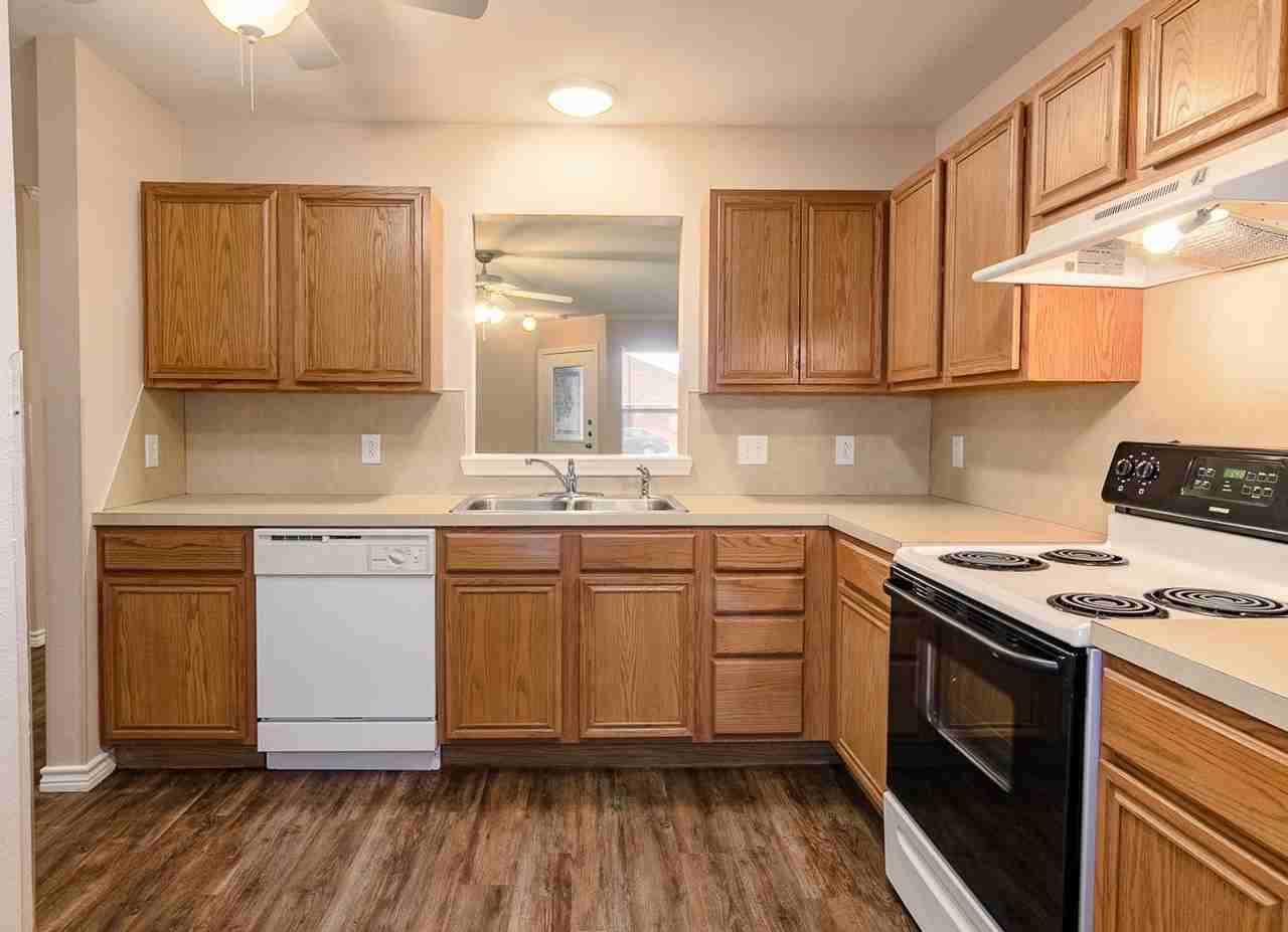 505 N Chicago Ave - Photo 5 of 11
