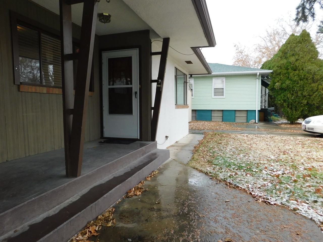 742 Bunting Ave - Photo 2 of 16