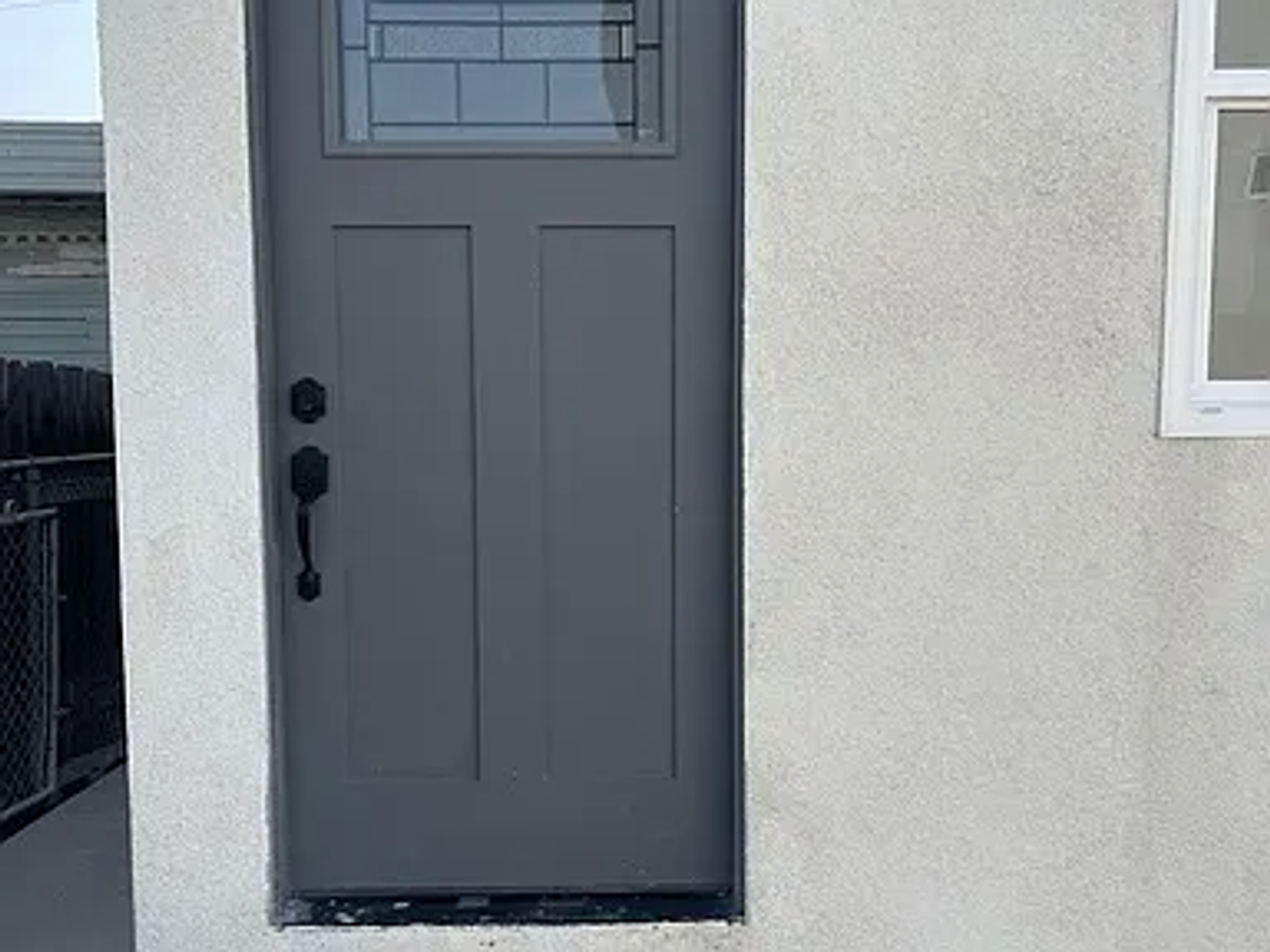 2426 1/2 Houston St - Photo 2 of 9