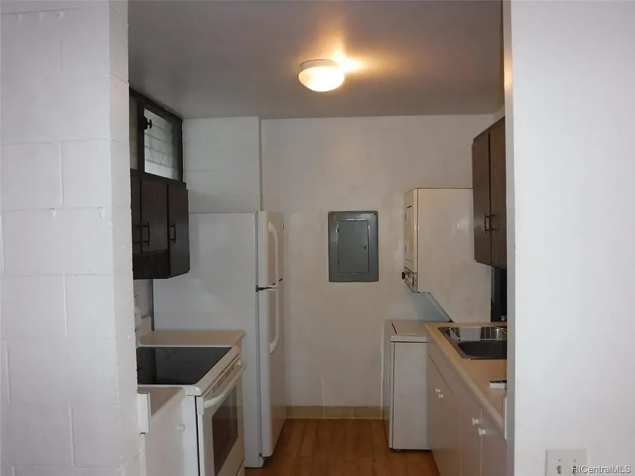 1134 Kinau St #305 - Photo 6 of 9