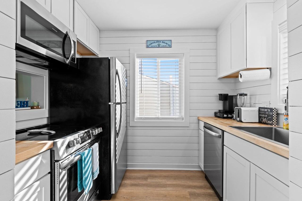 302 Canal Dr - Photo 3 of 14