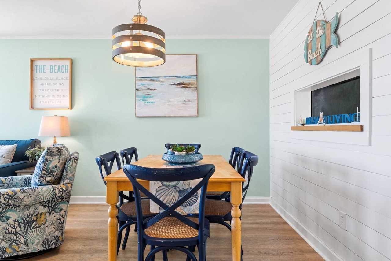 302 Canal Dr - Photo 5 of 14