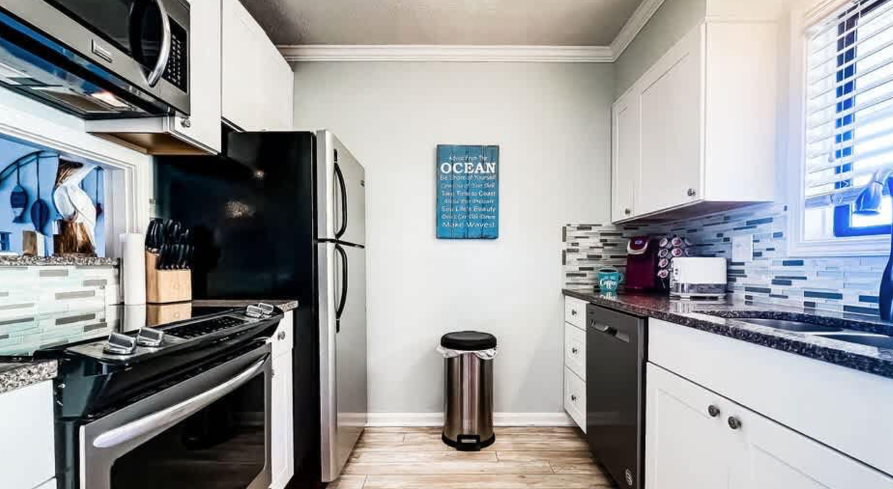 302 Canal Drive - Photo 3 of 13