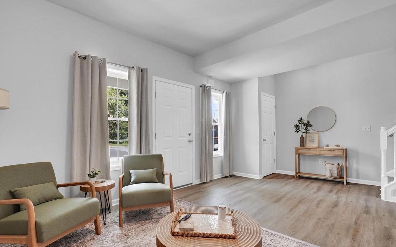 2422 Lehman St - Photo 3 of 21