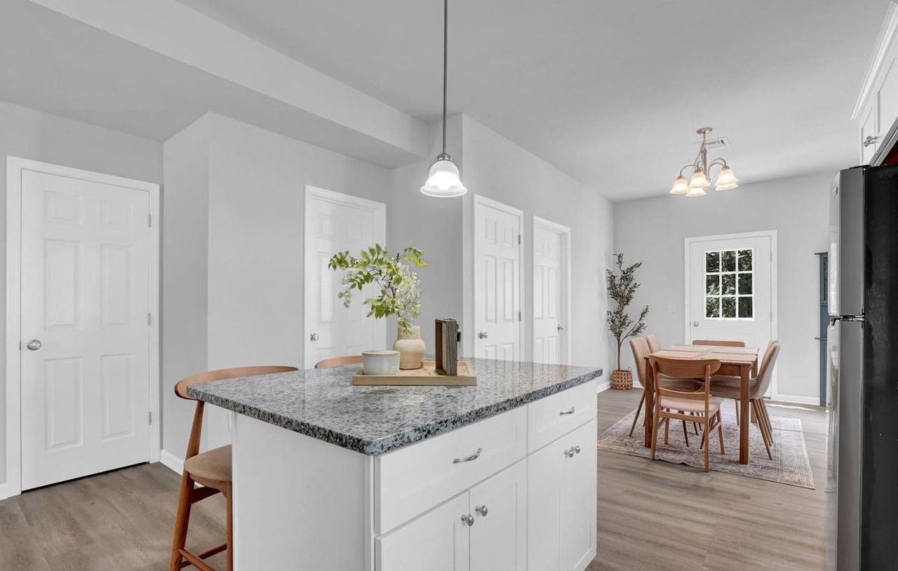 2422 Lehman St - Photo 7 of 21