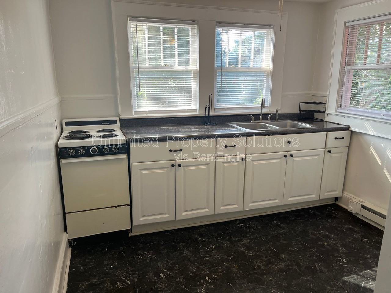 206 S 20th St #B - Photo 2 of 9