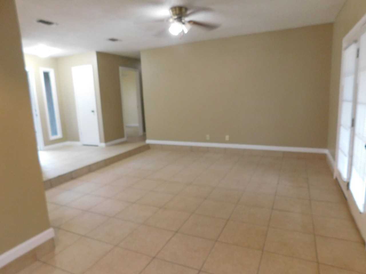 110 Danielle Dr - Photo 6 of 16