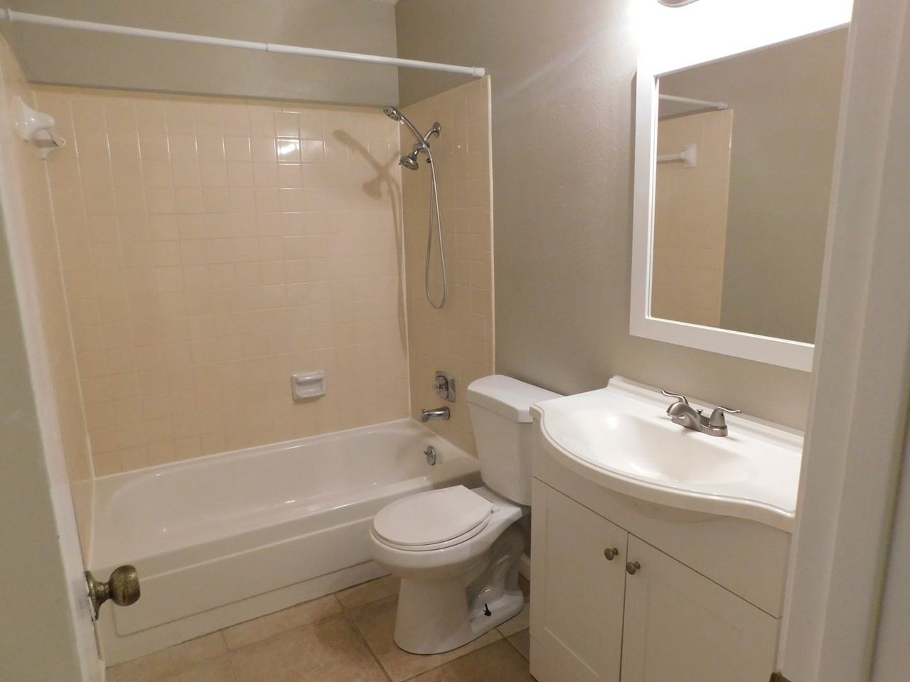 110 Danielle Dr - Photo 7 of 16