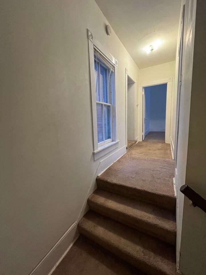 328 Pine St - Photo 6 of 15