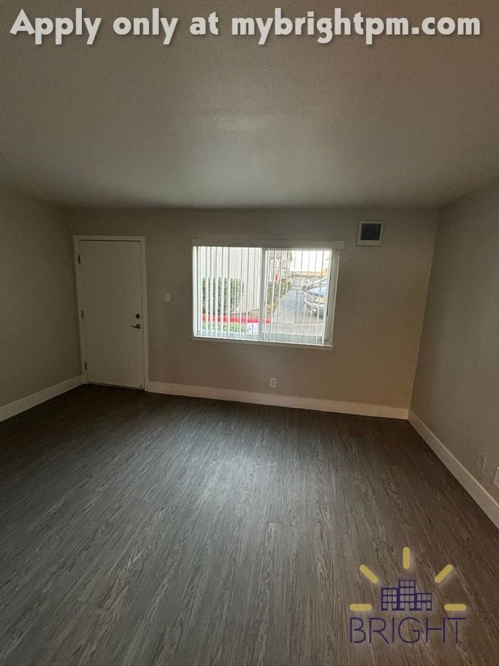 Sutter Crossing Apartments - Photo 3 of 23