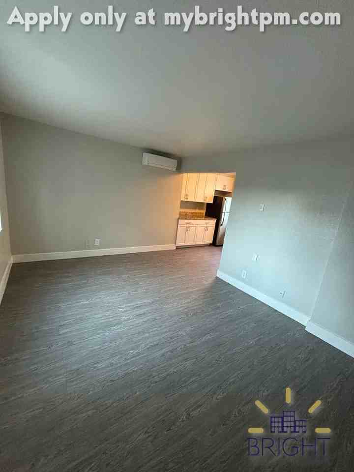 Sutter Crossing Apartments - Photo 4 of 23