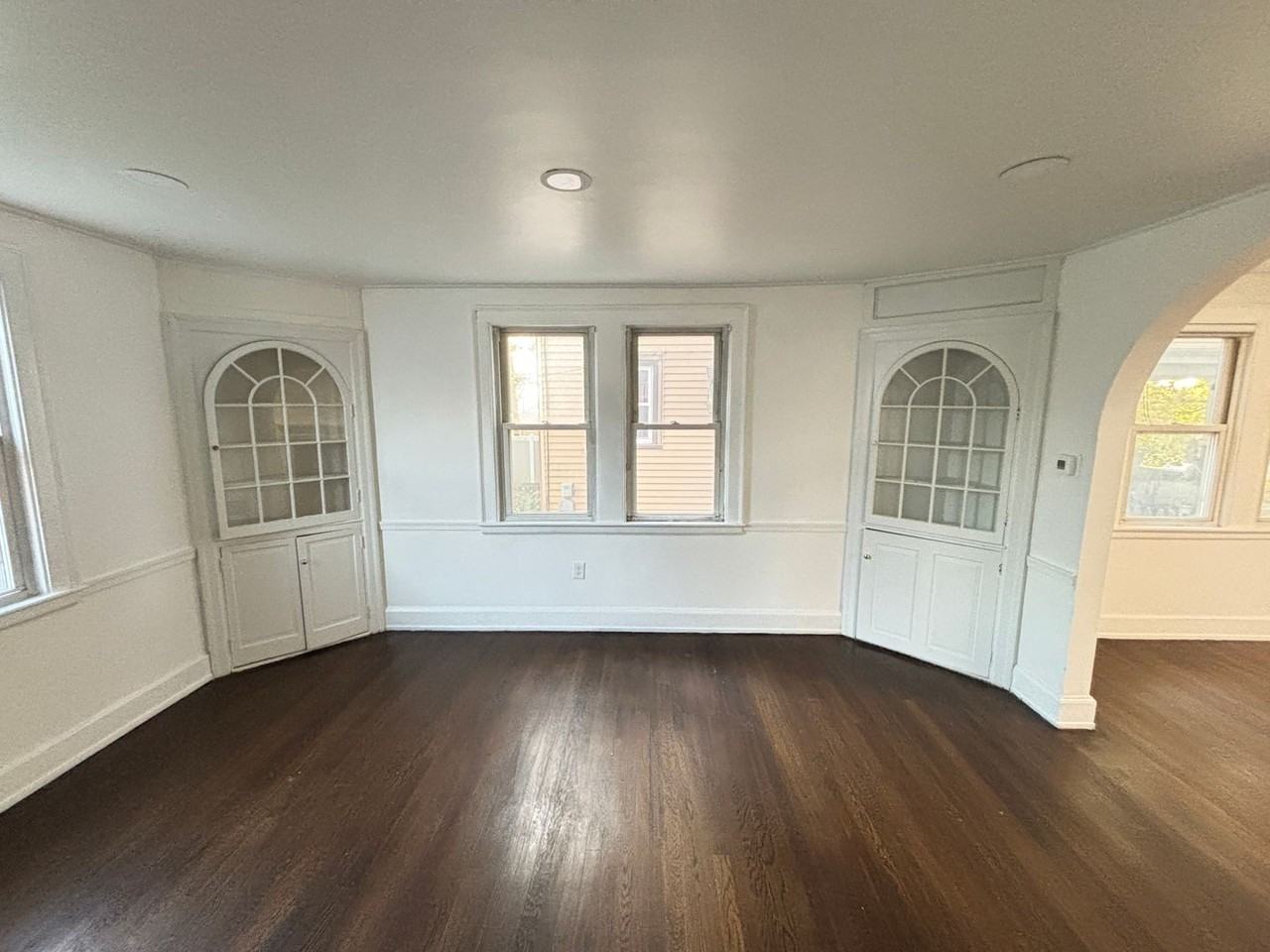 409 East Washington Avenue - Photo 3 of 35