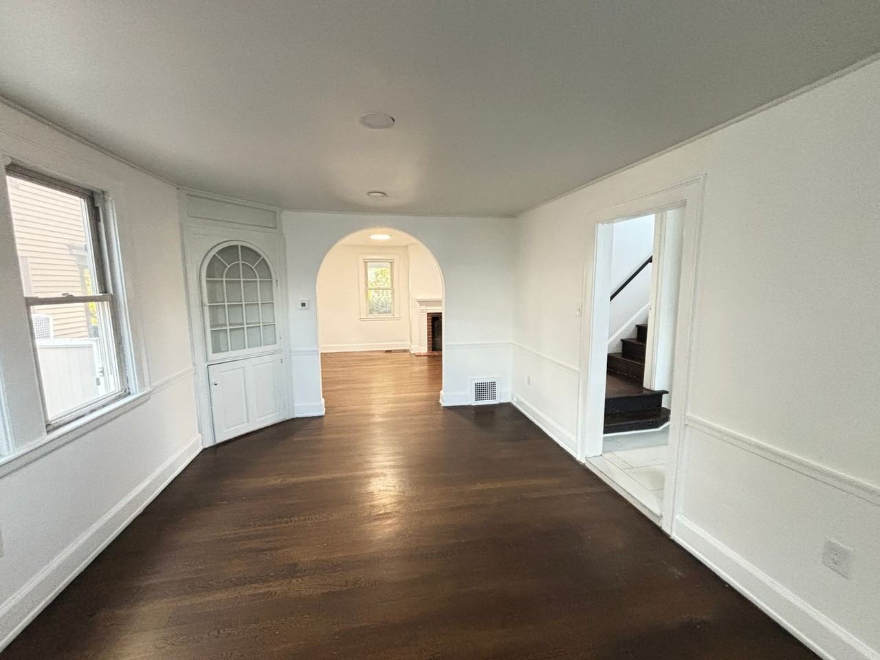 409 East Washington Avenue - Photo 4 of 35