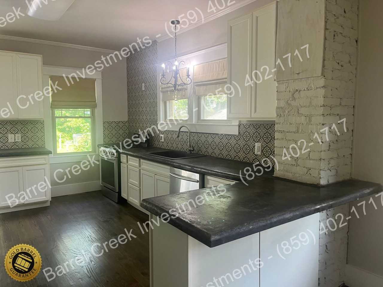 107 Mckinney Ct - Photo 2 of 15