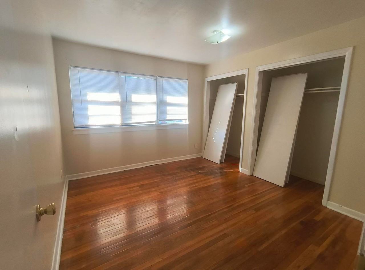 1310 E 26th St - Photo 7 of 8