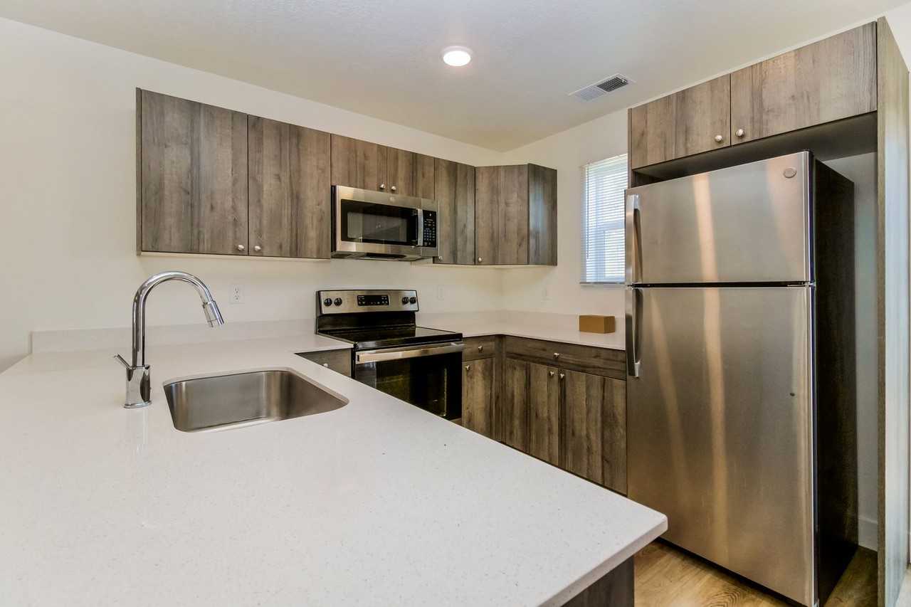 1685 E 1425 S - Photo 7 of 18