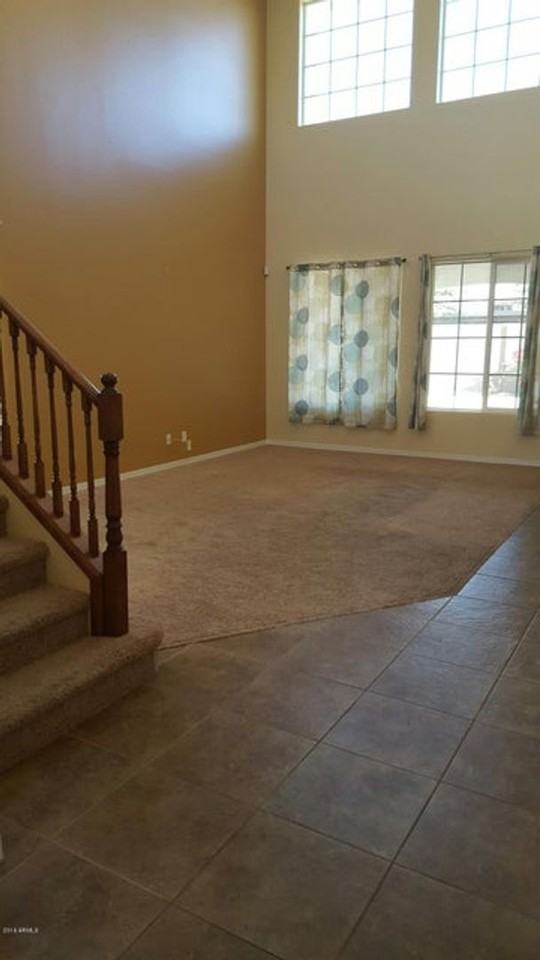 2380 West Honeysuckle Lane - Photo 4 of 34