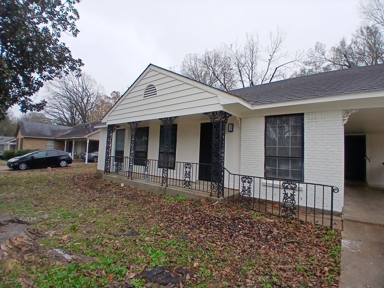 2783 Ridgeview Rd - Photo 2 of 10