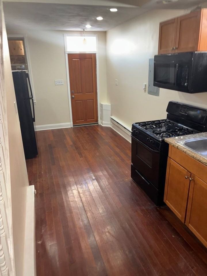 513 Callender Street - Photo 2 of 7