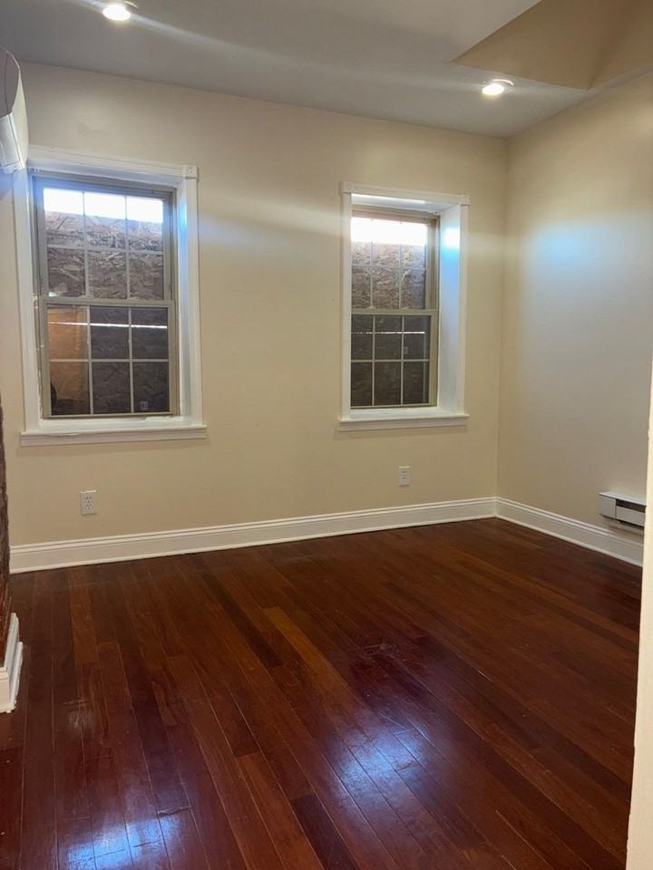 513 Callender Street - Photo 5 of 7