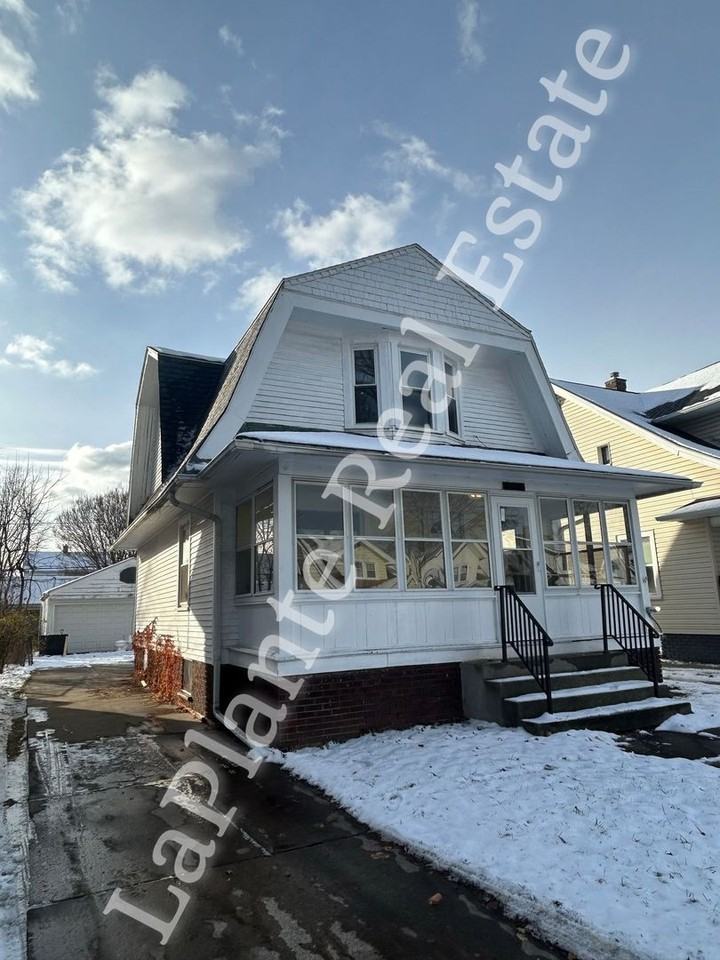 926 Ogden Ave - Photo 2 of 14