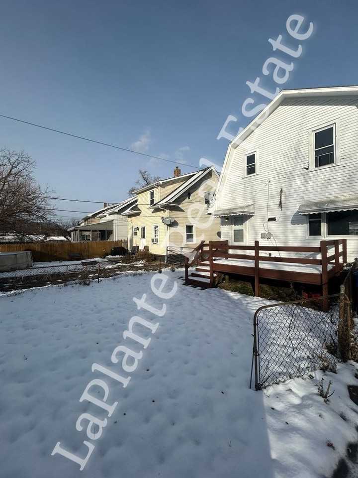 926 Ogden Ave - Photo 3 of 14