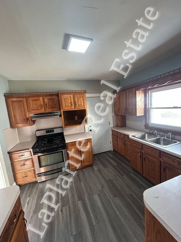 926 Ogden Ave - Photo 6 of 14