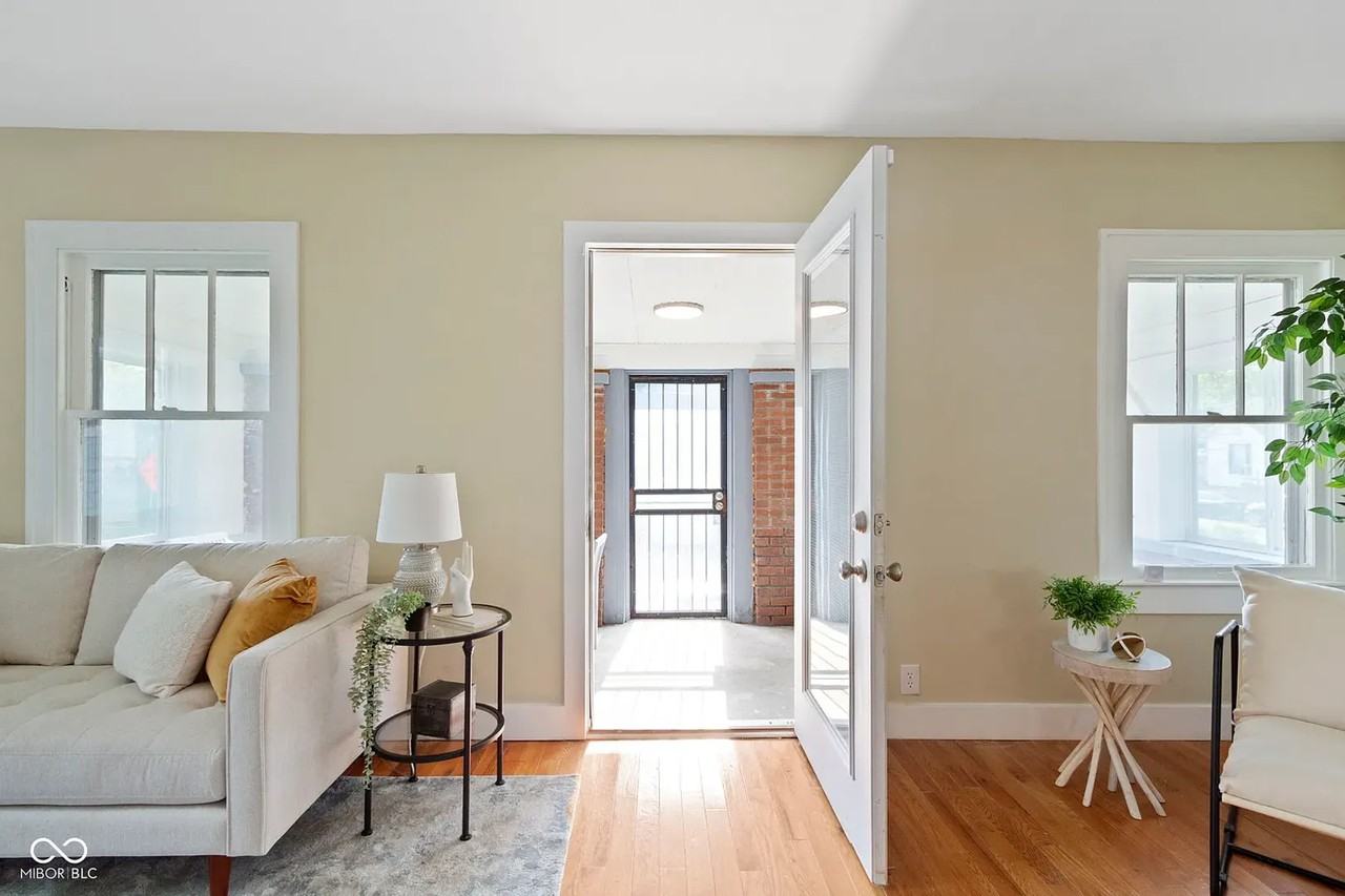 1306 N Tacoma Ave - Photo 3 of 26