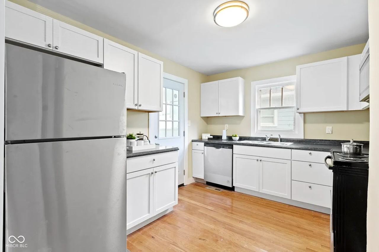 1306 N Tacoma Ave - Photo 5 of 26