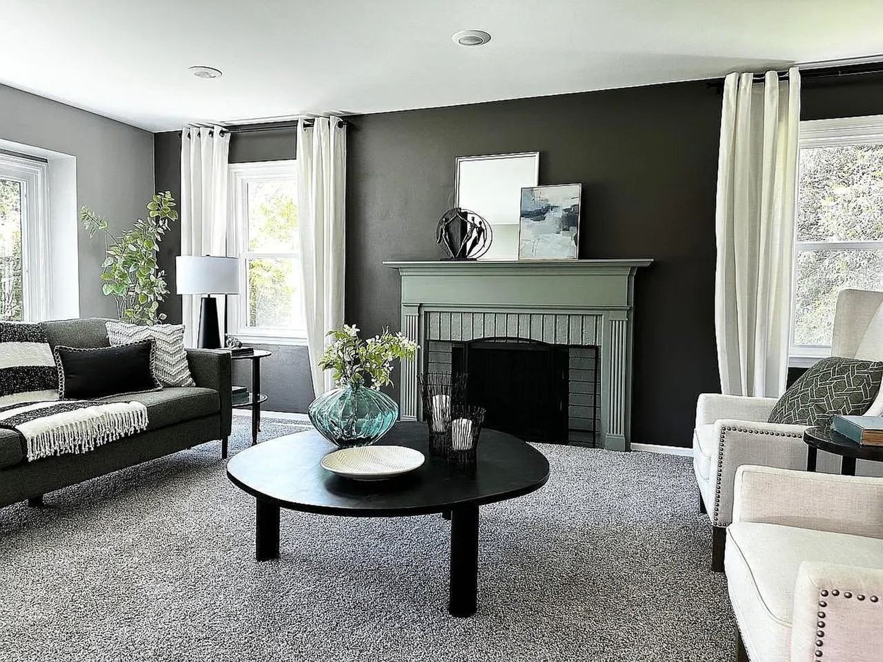 340 Crescent Lane - Photo 2 of 14