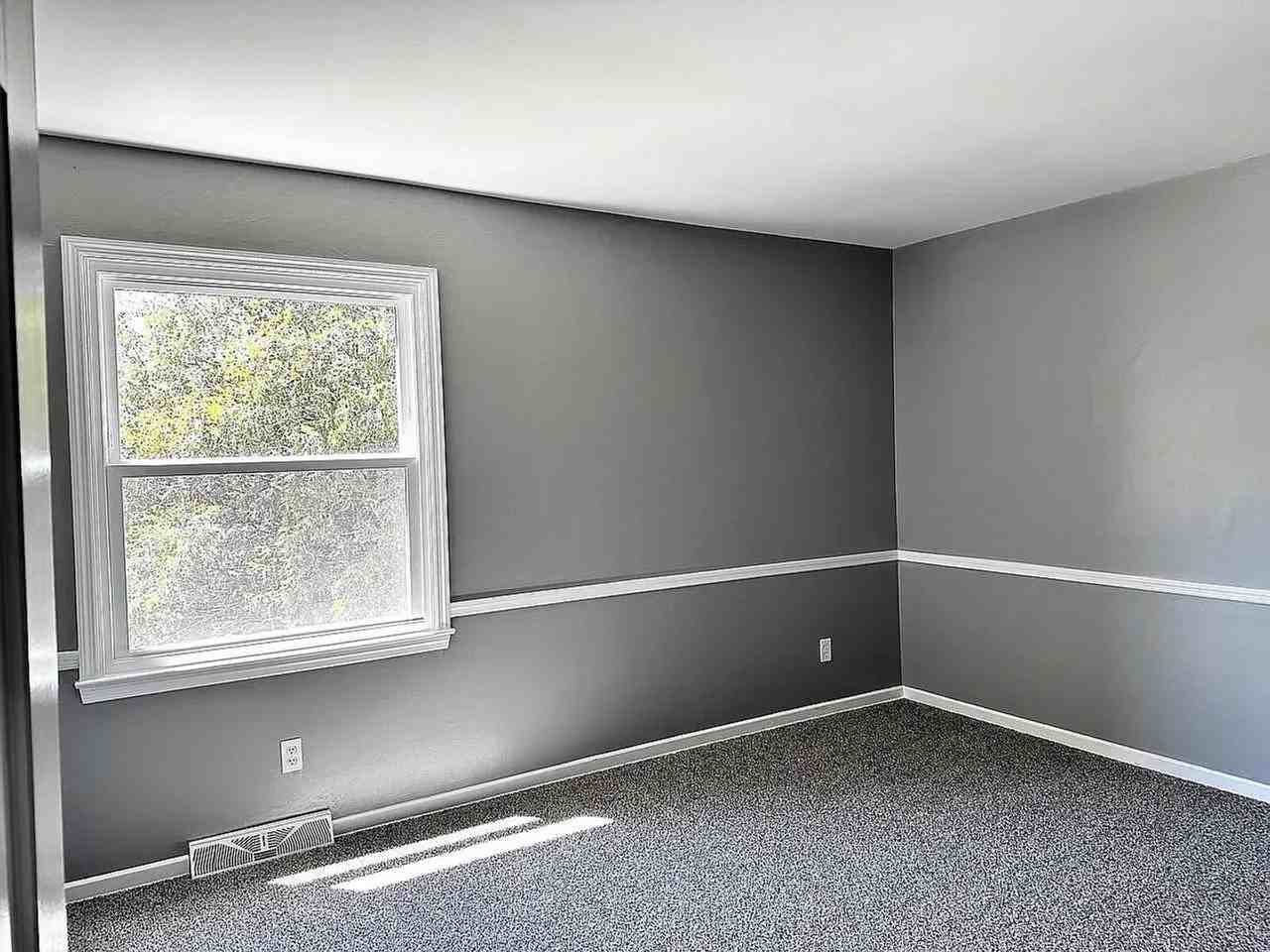 340 Crescent Lane - Photo 5 of 14