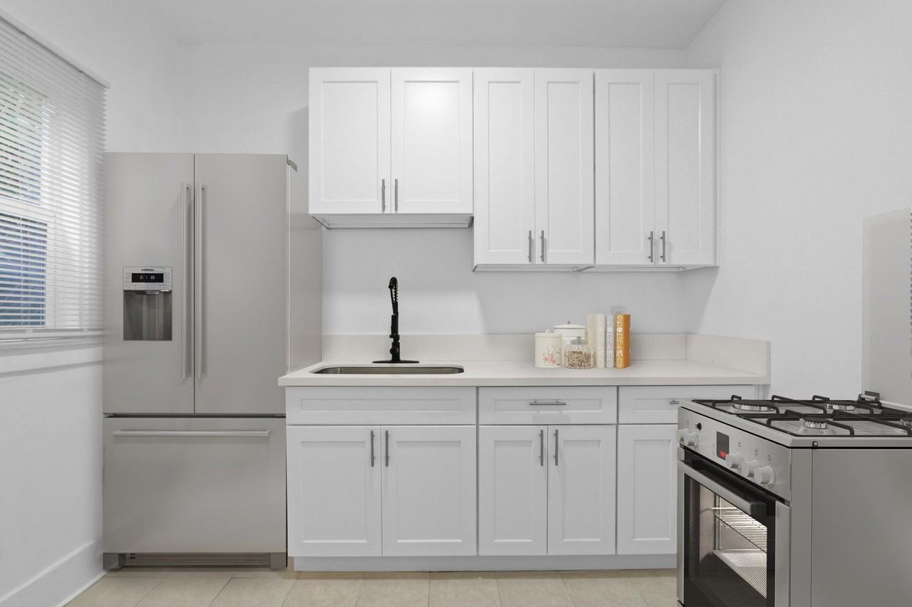 1346 W 4th St - Photo 2 of 13