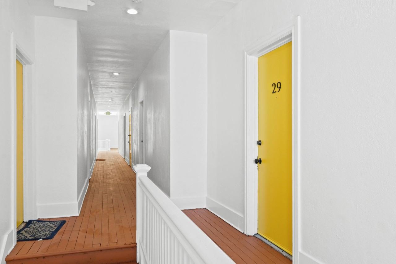 1346 W 4th St - Photo 5 of 13