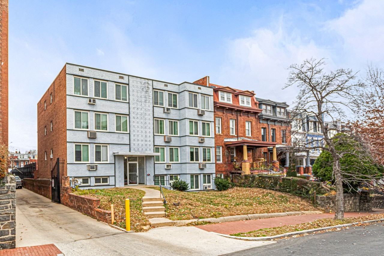 1225 Clifton - Photo 2 of 42