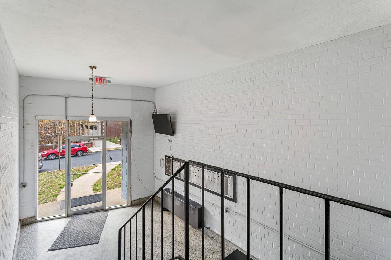 1225 Clifton - Photo 5 of 42