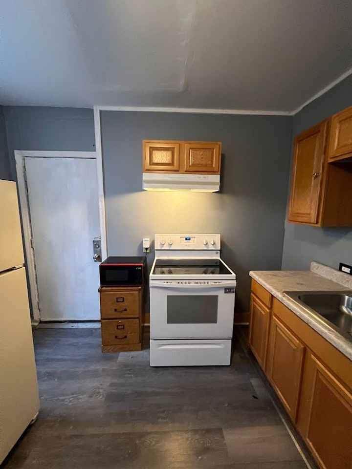 337 S 7th St - Photo 2 of 11