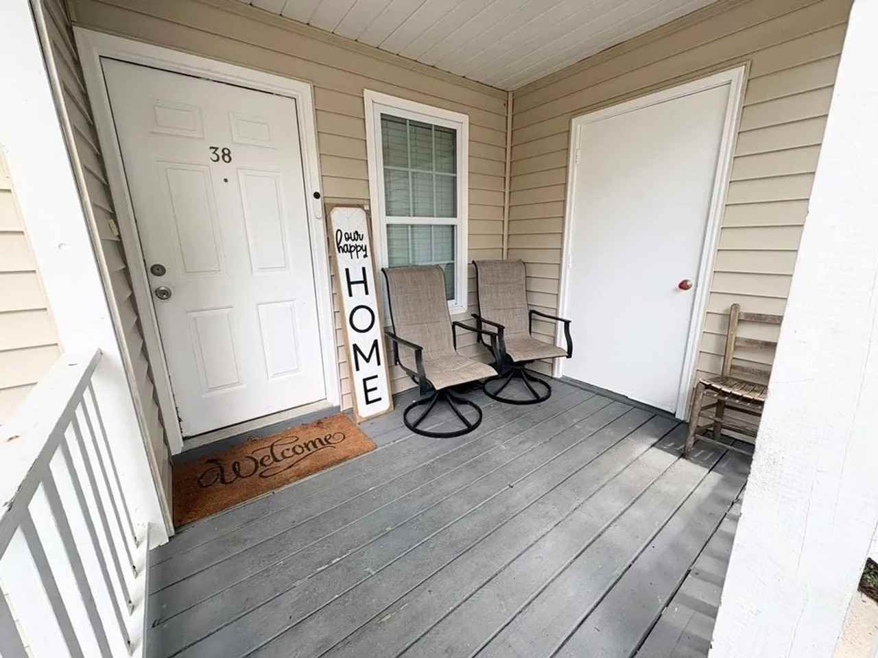 2092 South Sherwood Drive - Photo 2 of 28