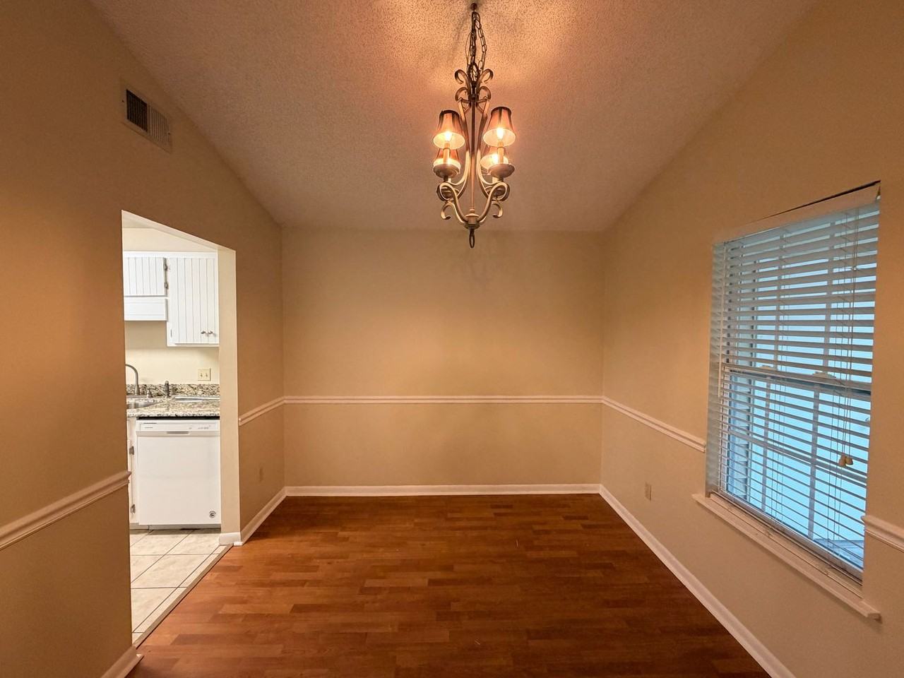 2092 South Sherwood Drive - Photo 3 of 28